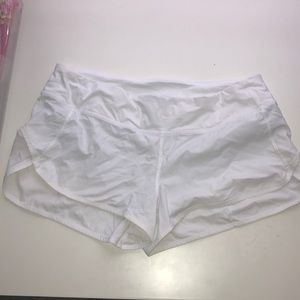 lululemon white 2.5 inch  speed short